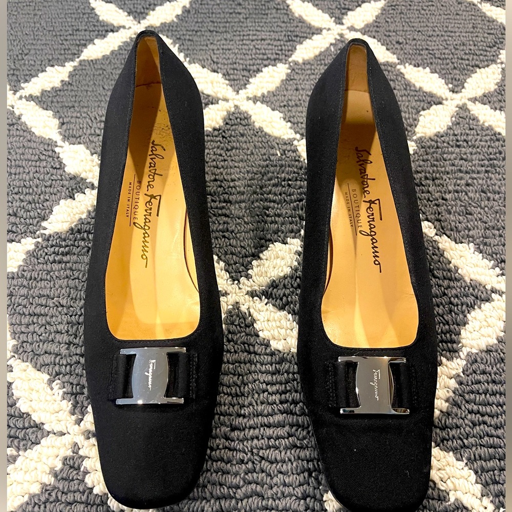 Vintage Salvatore Ferragamo Black Canvas Pumps Size 8